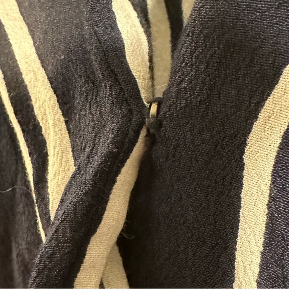 3/$10!!! Ann Taylor Wrap Front Blue and White Striped Blouse with Snap Closure - Picture 4 of 4